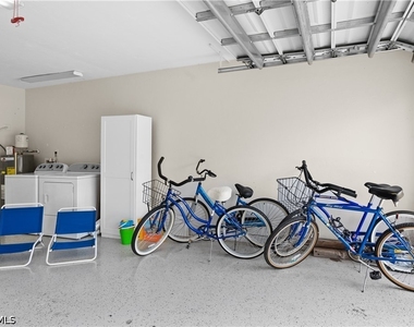 866 N 101 Avenue - Photo Thumbnail 8