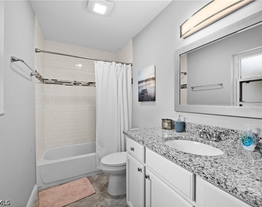866 N 101 Avenue - Photo Thumbnail 7