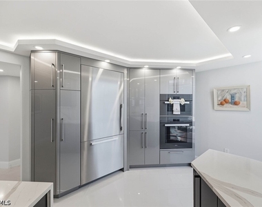 4751 Gulf Shore Boulevard N - Photo Thumbnail 14