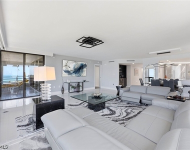 4751 Gulf Shore Boulevard N - Photo Thumbnail 7