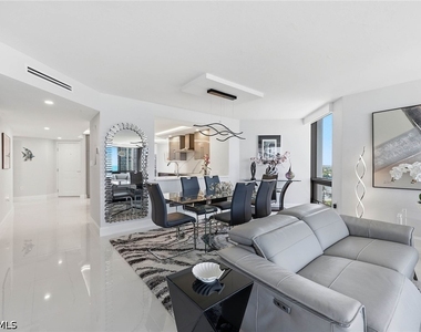 4751 Gulf Shore Boulevard N - Photo Thumbnail 9