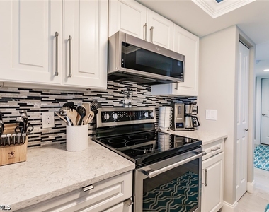 900 Collier Court - Photo Thumbnail 9