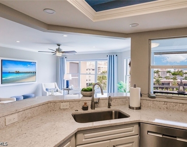 900 Collier Court - Photo Thumbnail 11