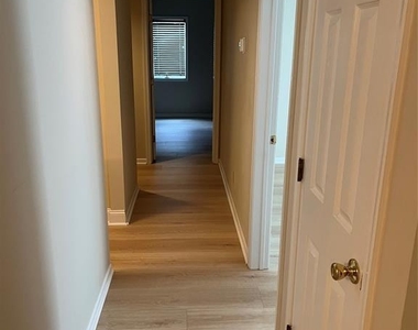 118 Orchard Pk - Photo Thumbnail 5