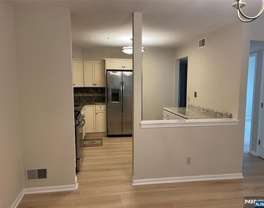 118 Orchard Pk - Photo Thumbnail 1