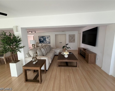 576 Retreat Drive - Photo Thumbnail 3