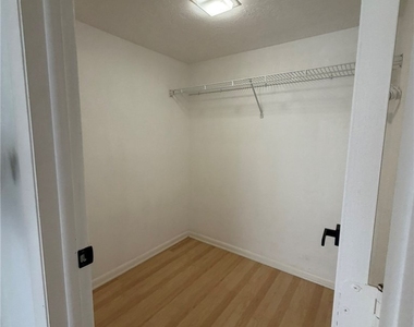 576 Retreat Drive - Photo Thumbnail 11