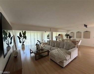 576 Retreat Drive - Photo Thumbnail 14