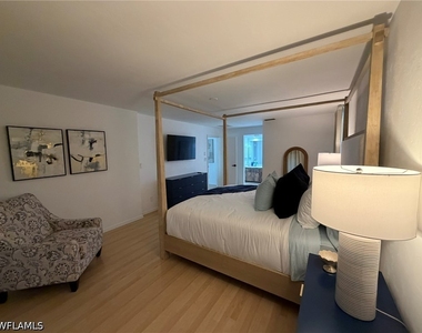 576 Retreat Drive - Photo Thumbnail 7