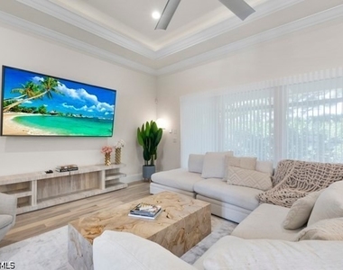 14362 Charthouse Circle - Photo Thumbnail 2