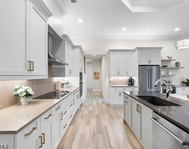 14362 Charthouse Circle - Photo Thumbnail 11