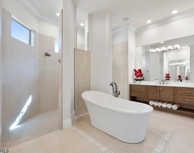 14362 Charthouse Circle - Photo Thumbnail 18