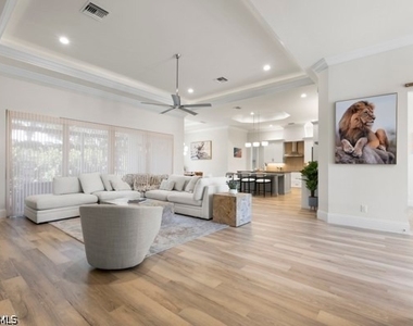 14362 Charthouse Circle - Photo Thumbnail 5