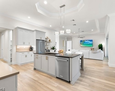 14362 Charthouse Circle - Photo Thumbnail 8