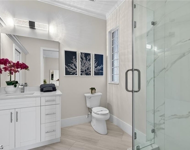6461 Livingston Woods Lane - Photo Thumbnail 23