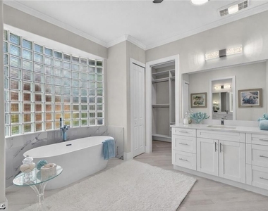 6461 Livingston Woods Lane - Photo Thumbnail 16