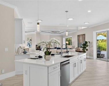 6461 Livingston Woods Lane - Photo Thumbnail 10