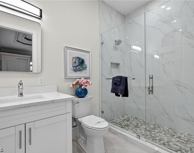 6461 Livingston Woods Lane - Photo Thumbnail 26