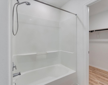 7814 Switchgrass Creek Dr - Photo Thumbnail 11
