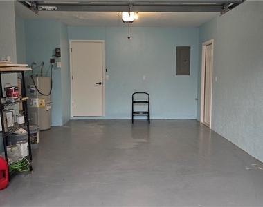 1039 Michigan Avenue - Photo Thumbnail 7
