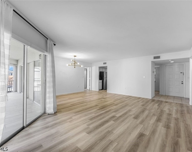3200 Binnacle Drive - Photo Thumbnail 7