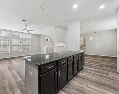 3328 Masters Point Drive - Photo Thumbnail 9