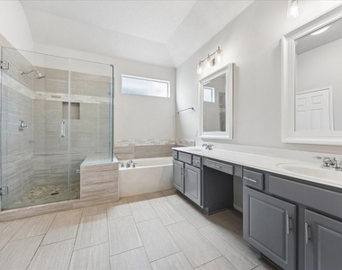 3328 Masters Point Drive - Photo Thumbnail 14