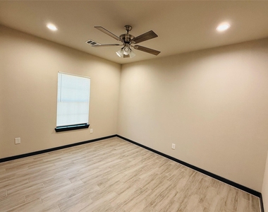 4802 Cruse Rd - Photo Thumbnail 10