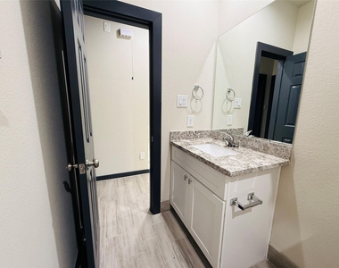 4802 Cruse Rd - Photo Thumbnail 16
