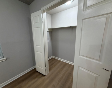 4706 N Wayside - Photo Thumbnail 8