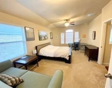 3947 Amalfi Shores Court - Photo Thumbnail 27