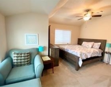 3947 Amalfi Shores Court - Photo Thumbnail 9