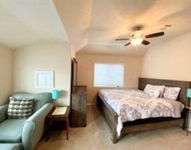 3947 Amalfi Shores Court - Photo Thumbnail 8