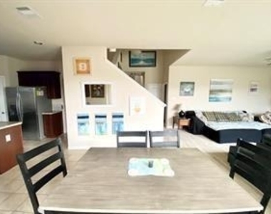3947 Amalfi Shores Court - Photo Thumbnail 14