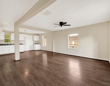 7526 Bywood Street - Photo Thumbnail 3