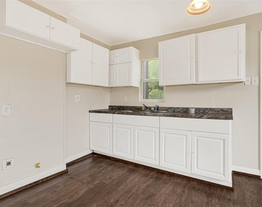 7526 Bywood Street - Photo Thumbnail 7