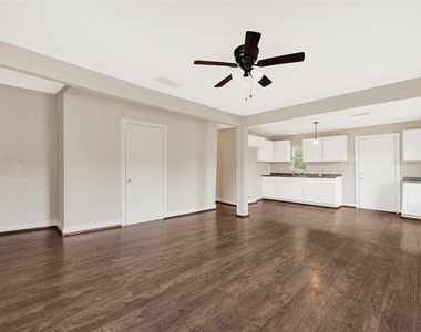 7526 Bywood Street - Photo Thumbnail 4