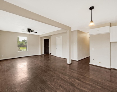 7526 Bywood Street - Photo Thumbnail 8