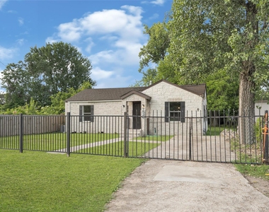 7526 Bywood Street - Photo Thumbnail 1