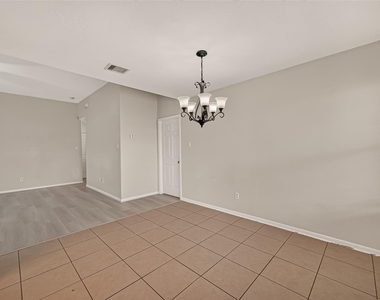6619 Wellington Meadows Drive - Photo Thumbnail 13