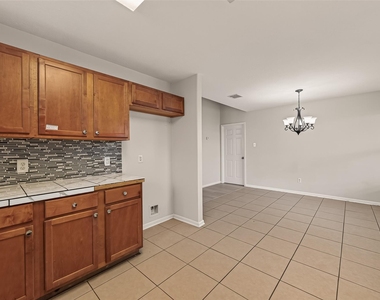 6619 Wellington Meadows Drive - Photo Thumbnail 18