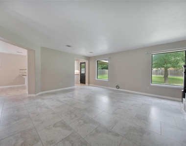 710 W Rollingwood - Photo Thumbnail 3
