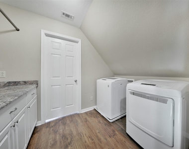 710 W Rollingwood - Photo Thumbnail 21
