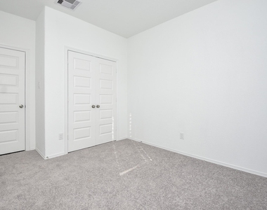 5715 Aurora Greens Lane - Photo Thumbnail 20