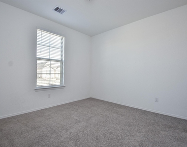 5715 Aurora Greens Lane - Photo Thumbnail 26