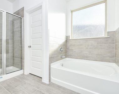 5715 Aurora Greens Lane - Photo Thumbnail 14