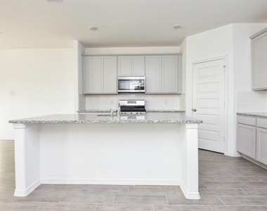 5715 Aurora Greens Lane - Photo Thumbnail 10