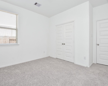 5715 Aurora Greens Lane - Photo Thumbnail 22