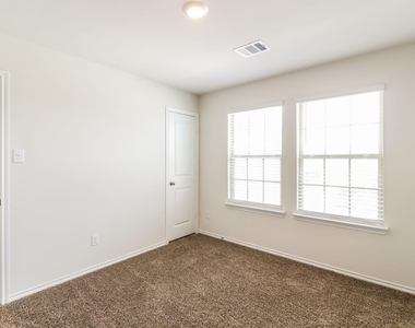 3124 Glazner Drive - Photo Thumbnail 8