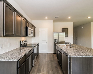 3124 Glazner Drive - Photo Thumbnail 4